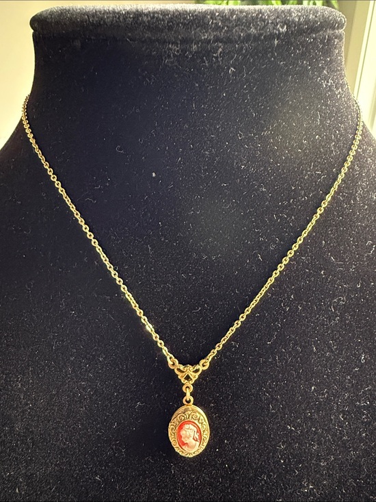 1928 Jewelry - 1928 Gold-Tone Cameo Pendant Locket